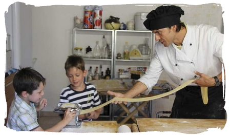 kids cooking lesson in Italy